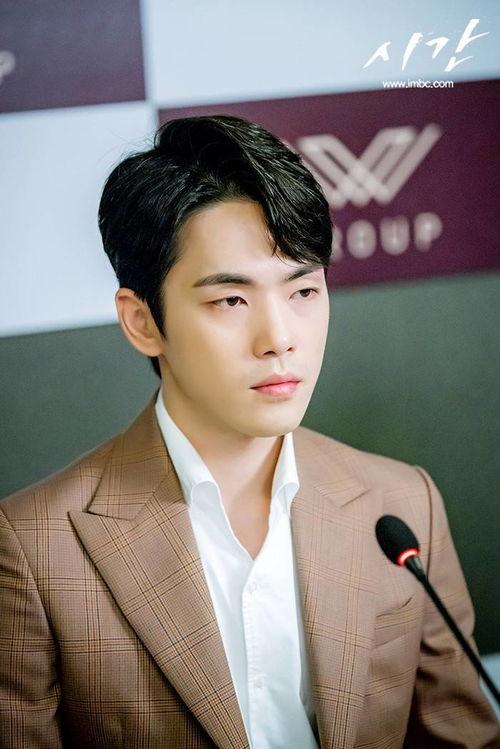 金正贤照片,光影中的魅力与气质